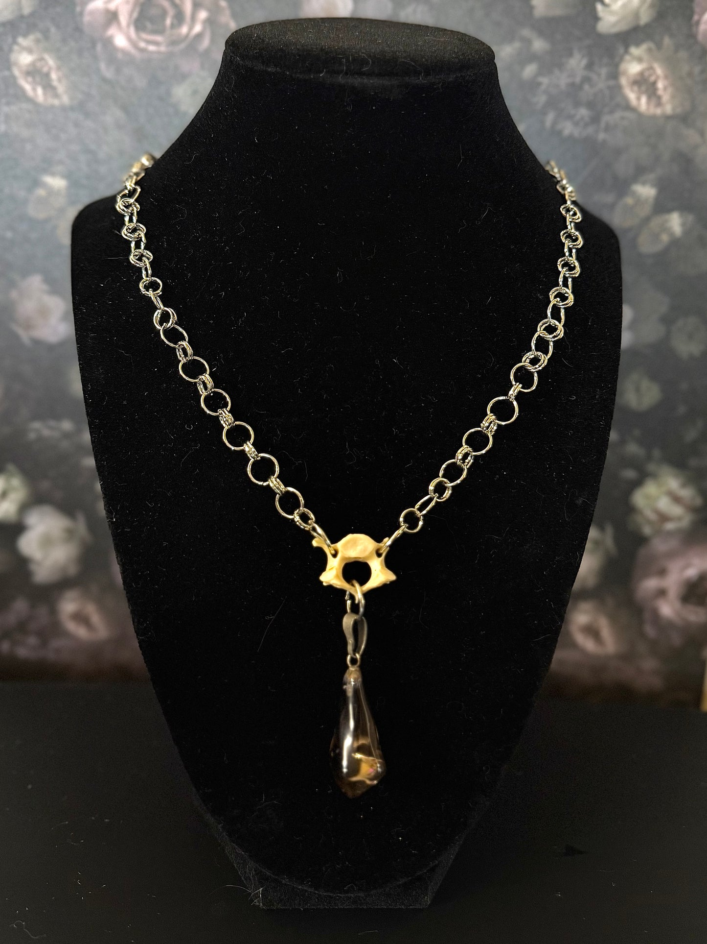 raccoon vert chain link necklace