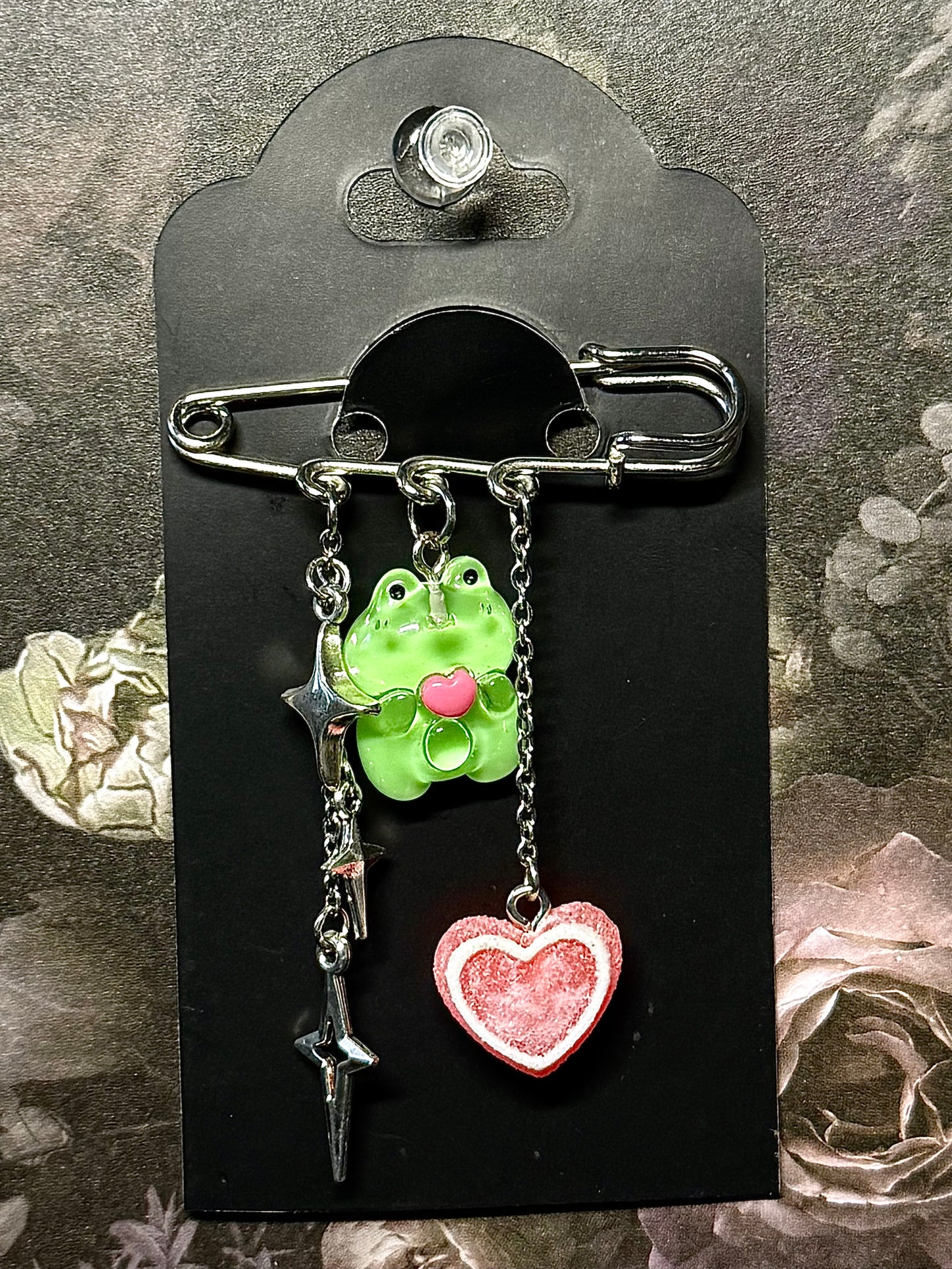 Froggy love clip