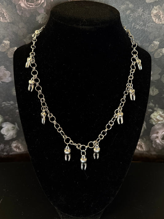 Bite me chain link necklace
