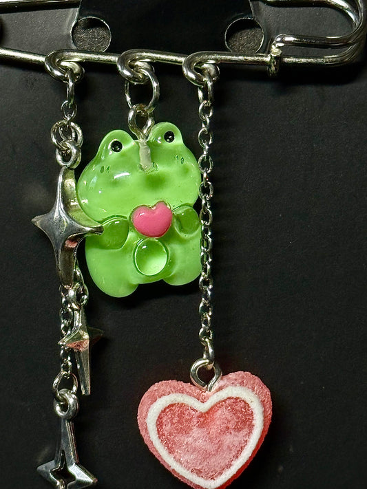 Froggy love clip